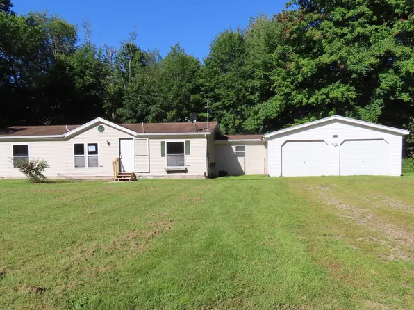 2122 Maple Ln, Hastings, MI 49058