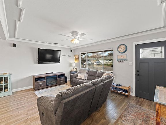 4th image of 7037 Chandler Dr