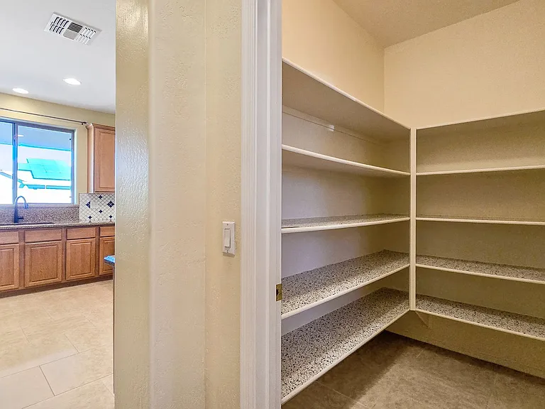14226 W Wethersfield Rd — Photo 13