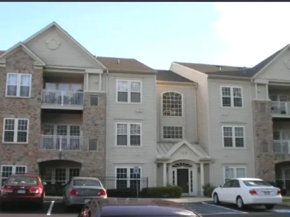 100 Claret Ct APT 103, Warrington, PA 18976