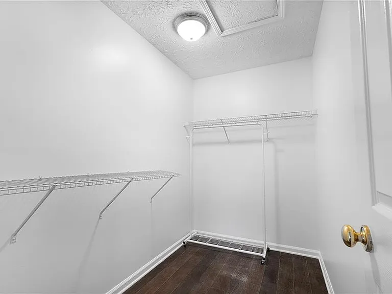 232 Bentley Pl — Photo 11