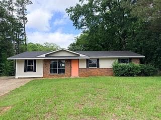 1st image of 2473 Broadmoor Dr