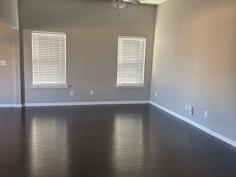 2142 Winding Trail Rd — Photo 2