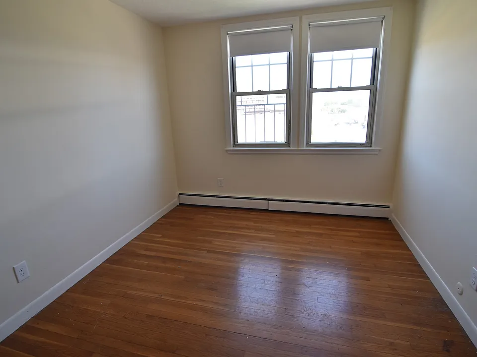 160 N Beacon St #11