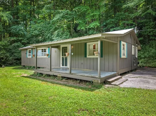 140 Hummingbird Ln, Franklin, NC 28734