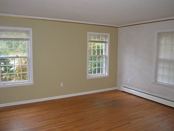 Living Room - 15ft x 15ft