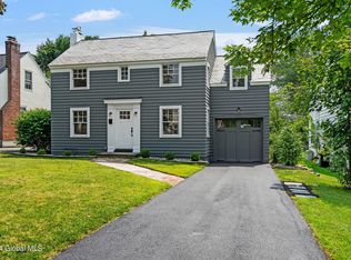 2324 Barcelona Rd, Niskayuna, NY 12309