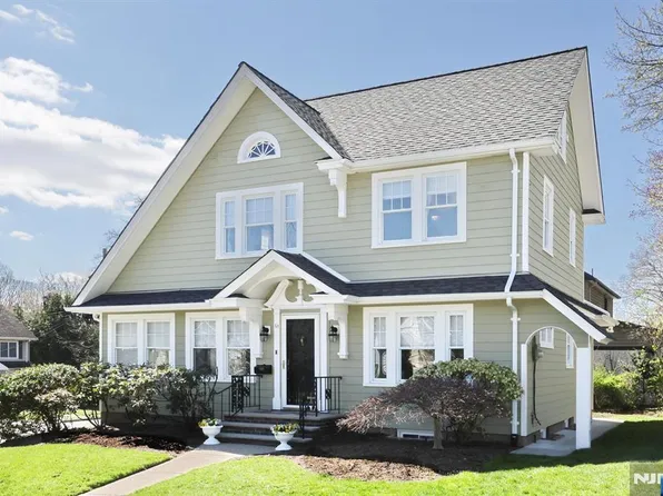 61 Fairview Ave, Glen Rock, NJ 07452