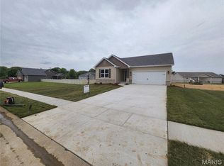 409 Acorn Way, Lebanon, IL 62254