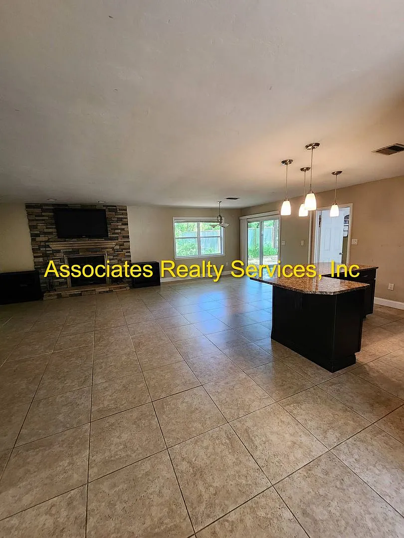 Must See 3/2 in Pine Breeze (NW Gainesville) — Photo 2