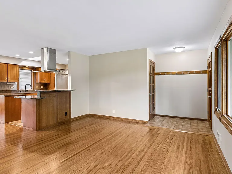 3500 Yukon Ave N — Photo 8