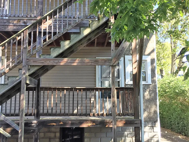 158 Linden Ln #1 — Photo 2
