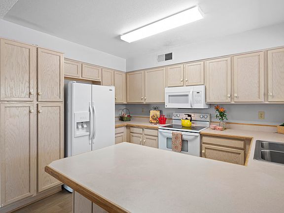 3rd image of 8019 E Frito Dr