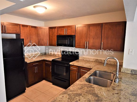 5th image of 3901 NW 110th Ave #B