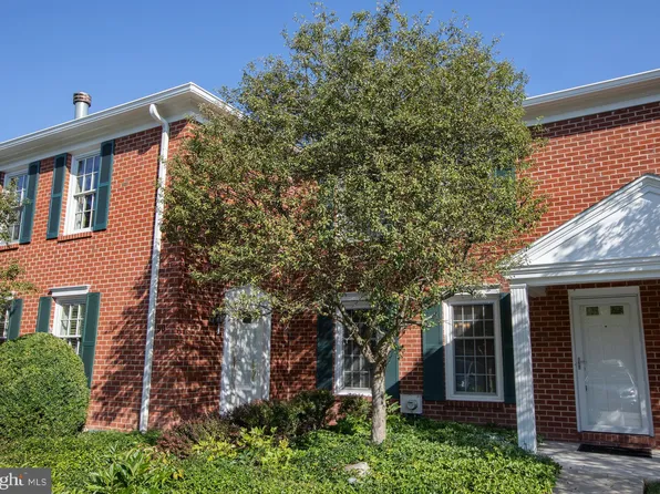 49 Parchment Dr, New Hope, PA 18938