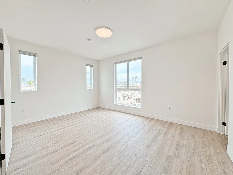 1743 Armacost Ave — Photo 15