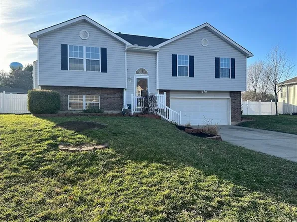 804 Tall Chief St, Buckner, MO 64016