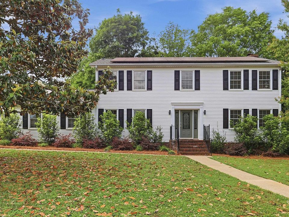1st image of 302 Pine Wood Dr