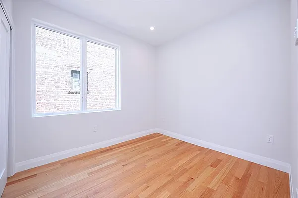 Sold by Remax Edge | media 12