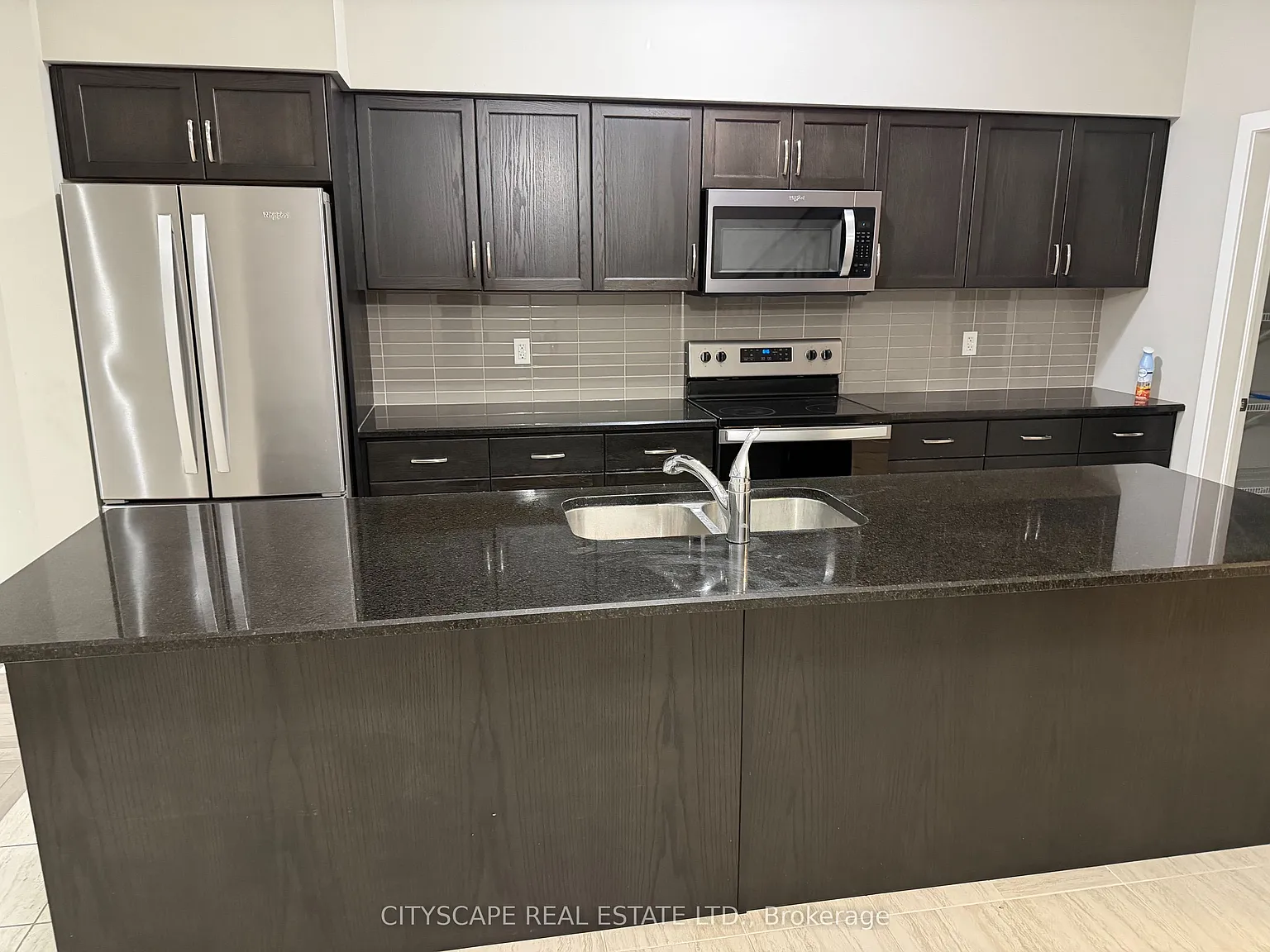 4 bed, $2,800 — Photo 3
