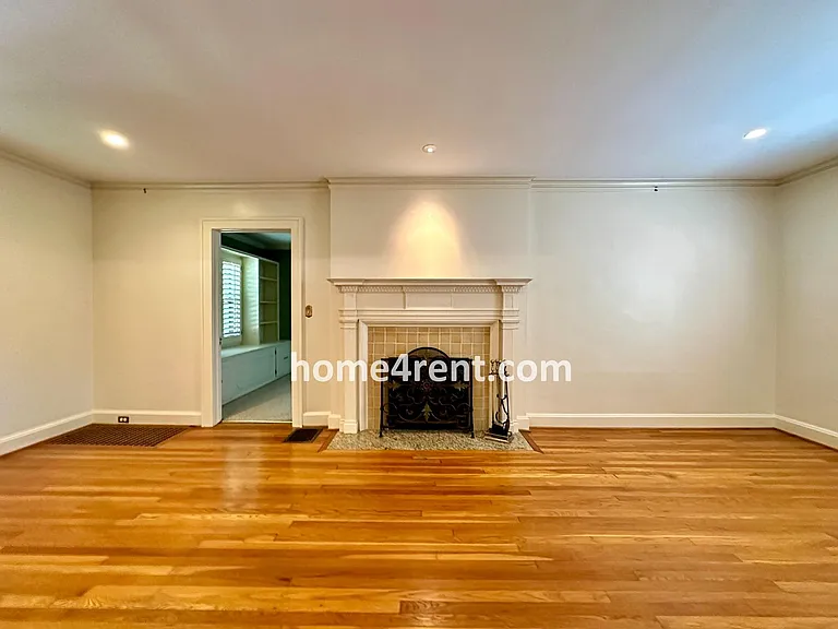 211 W 66th St — Photo 8