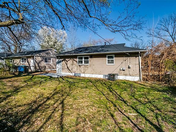 5th image of 9757 Medford Dr