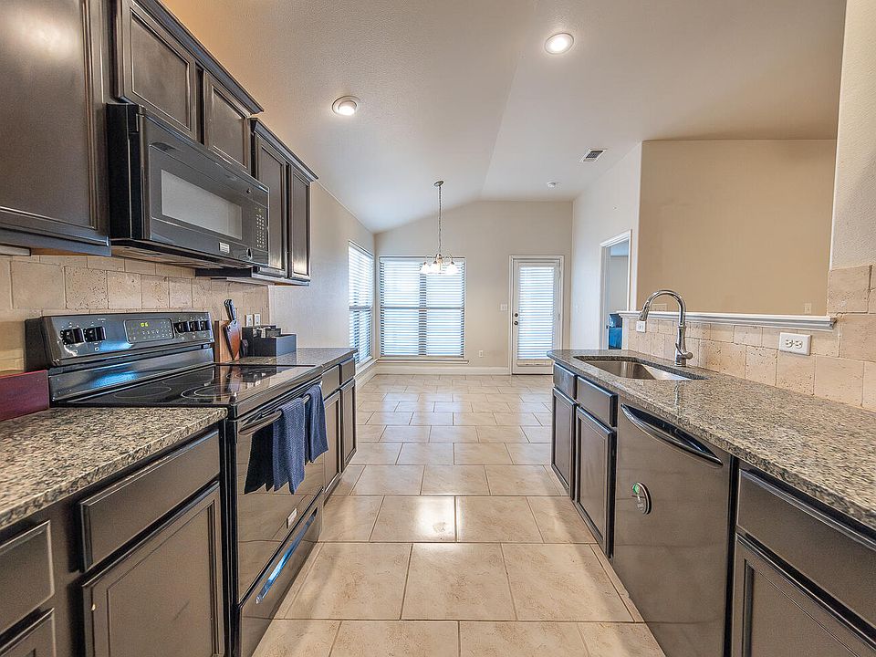 7028 97th St, Lubbock, TX 79424 | Zillow