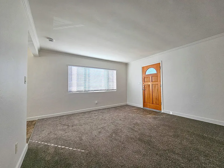 4418 Bond St — Photo 30