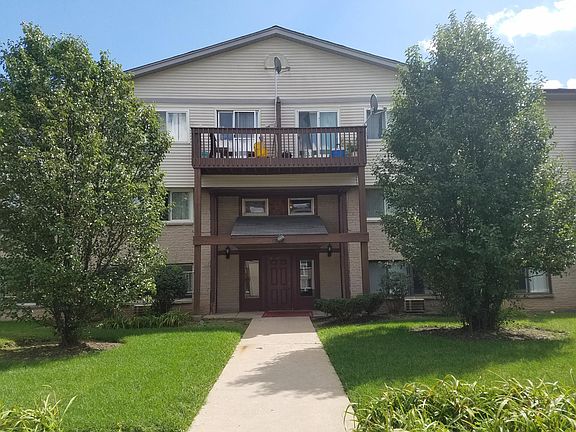 2nd image of 555 Deepwoods Dr APT 1K