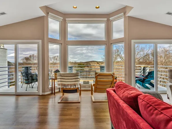 94 Waterside Cir #9-A, Moneta, VA 24121