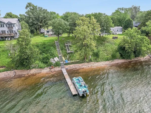 42322 240th St, Henning, MN 56551