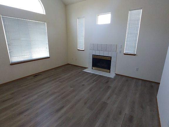 4th image of 5326 67th Ave NE Unit B