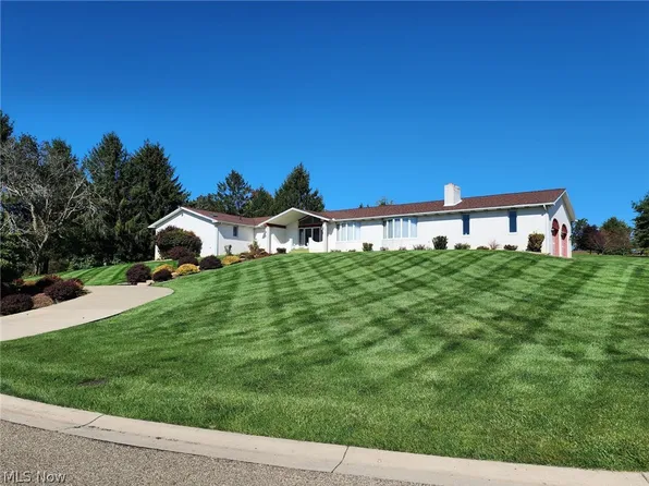 225 Harris Hill Dr, Cadiz, OH 43907