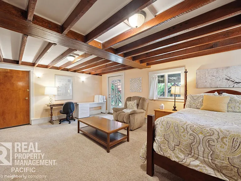 1550 Beverly Pl — Photo 27