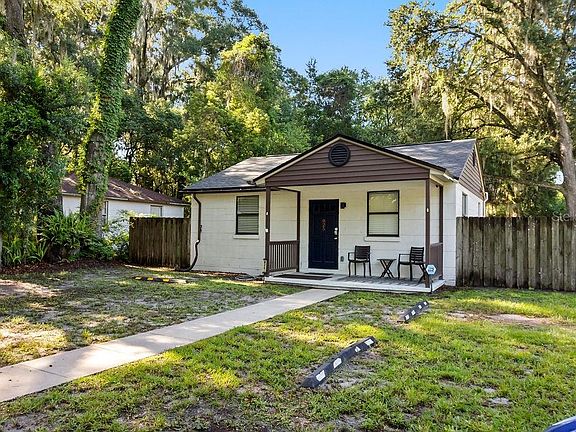 3rd image of 825 NW 19th Ave