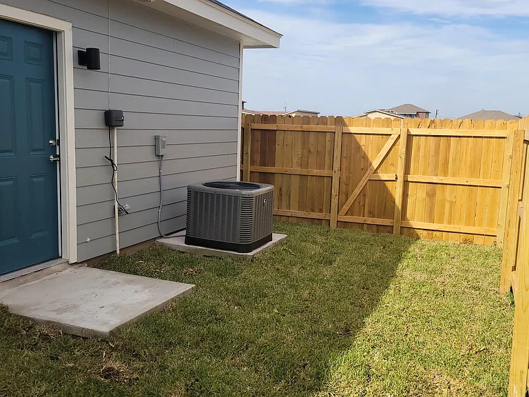 2229 Valley Cir #A/B — Photo 4