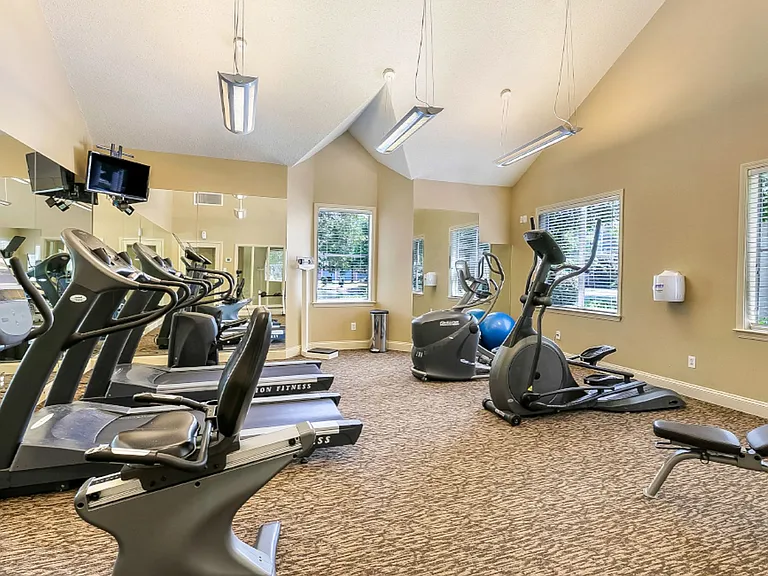 Lakes of Chateau Estates North — Photo 22
