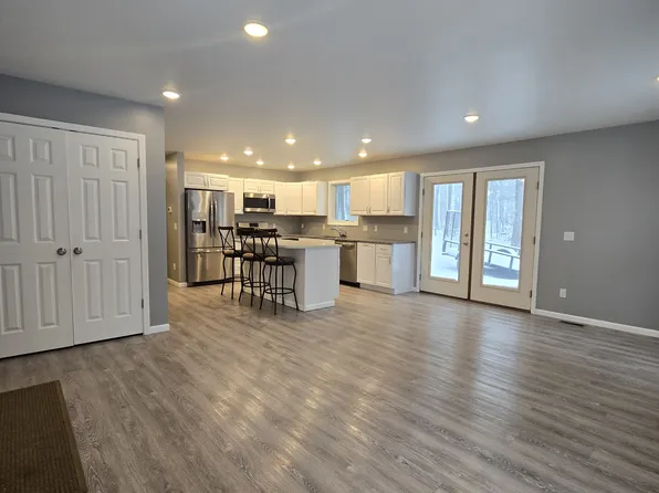 1796 E Lake Mitchell Dr #1, Cadillac, MI 49601