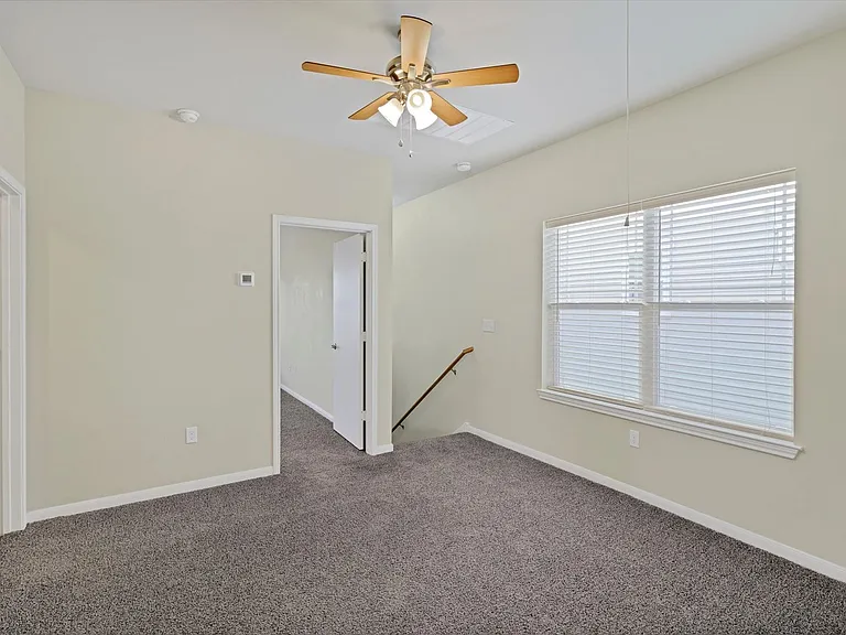 213 Grange St — Photo 8