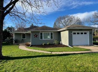 1203 Parkwood Ave, Rockford, IL 61107