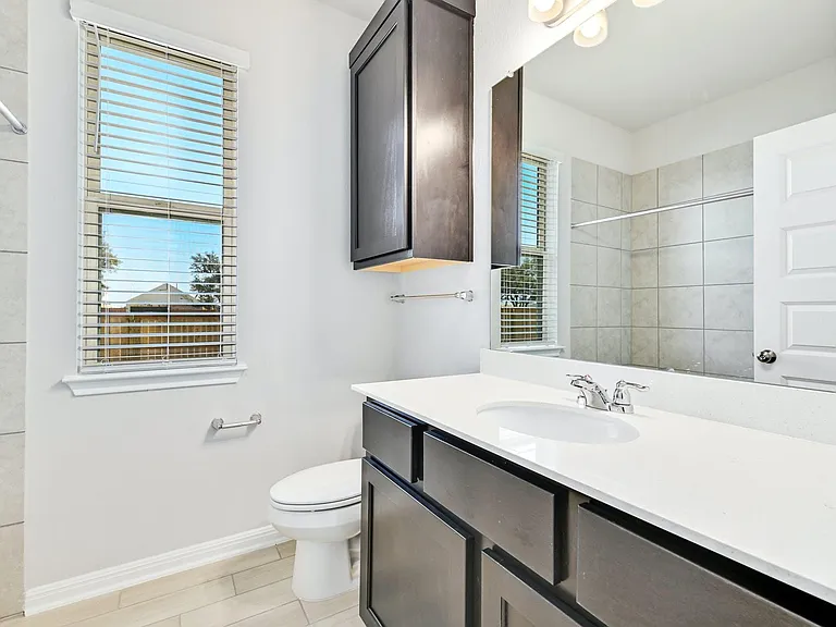 1021 Kerrwood Way — Photo 15
