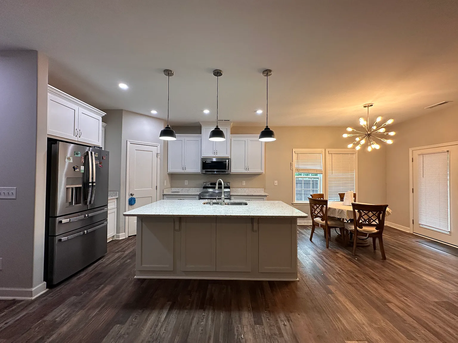 3 bed, 1675 sqft, $2,200 — Photo 3