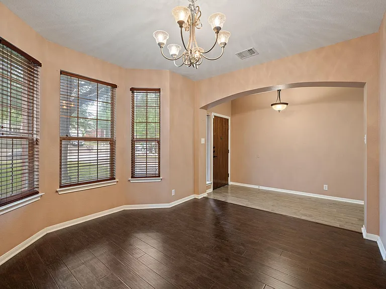 1006 Shadow Valley Cv — Photo 14