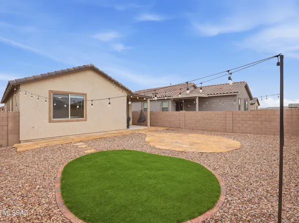 10494 W Waveland Dr, Marana, AZ 85653