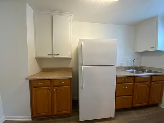4th image of 3111 Hoyt Ave #2