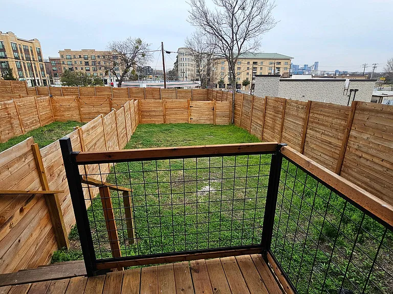123 W 8th St — Photo 13