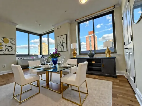 400 East 90th Street image 4 of 15