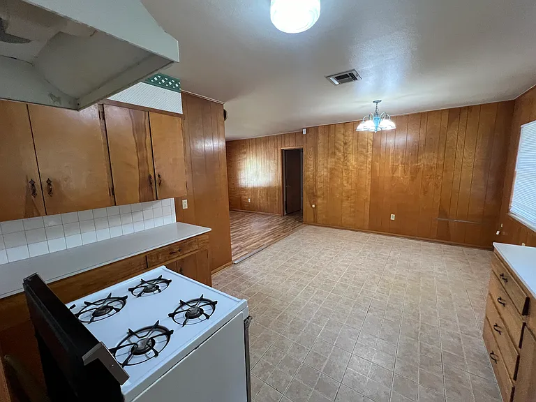 712 N Penelope St — Photo 3