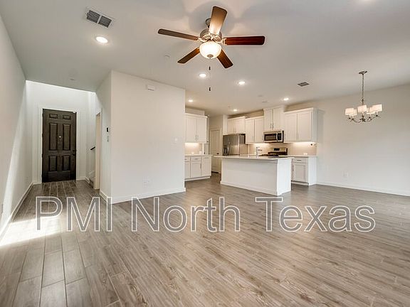 5th image of 2709 Splendor Ln