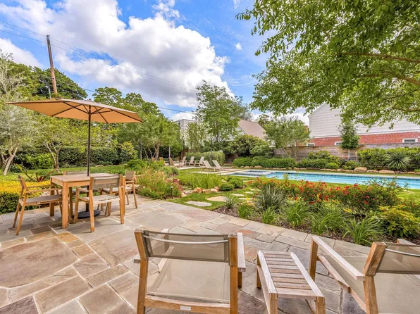 2240 Shakespeare St, Houston, TX 77030